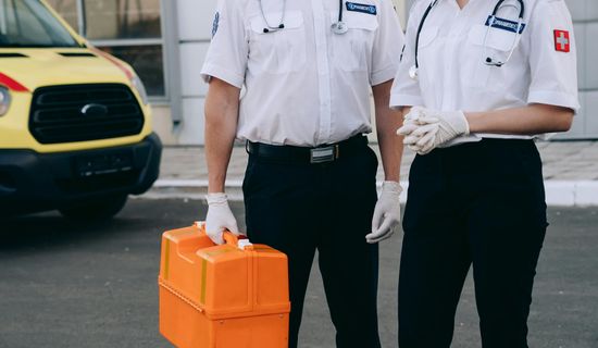 通辽救护车转运病人车速和普通车一样快吗？